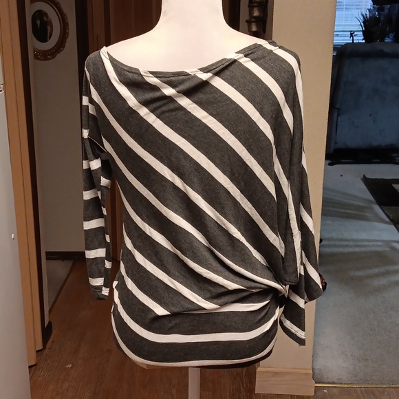 WET SEAL OF THE SHOULDER TOP - Picture 4 of 6